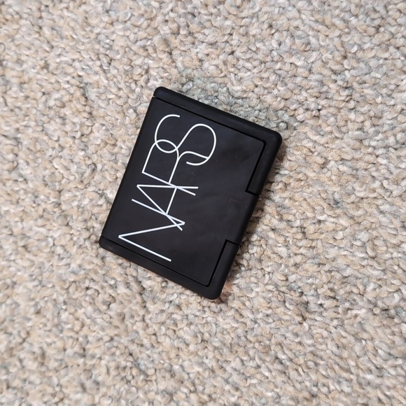 NARS Impassioned blush - Picture 2 of 3